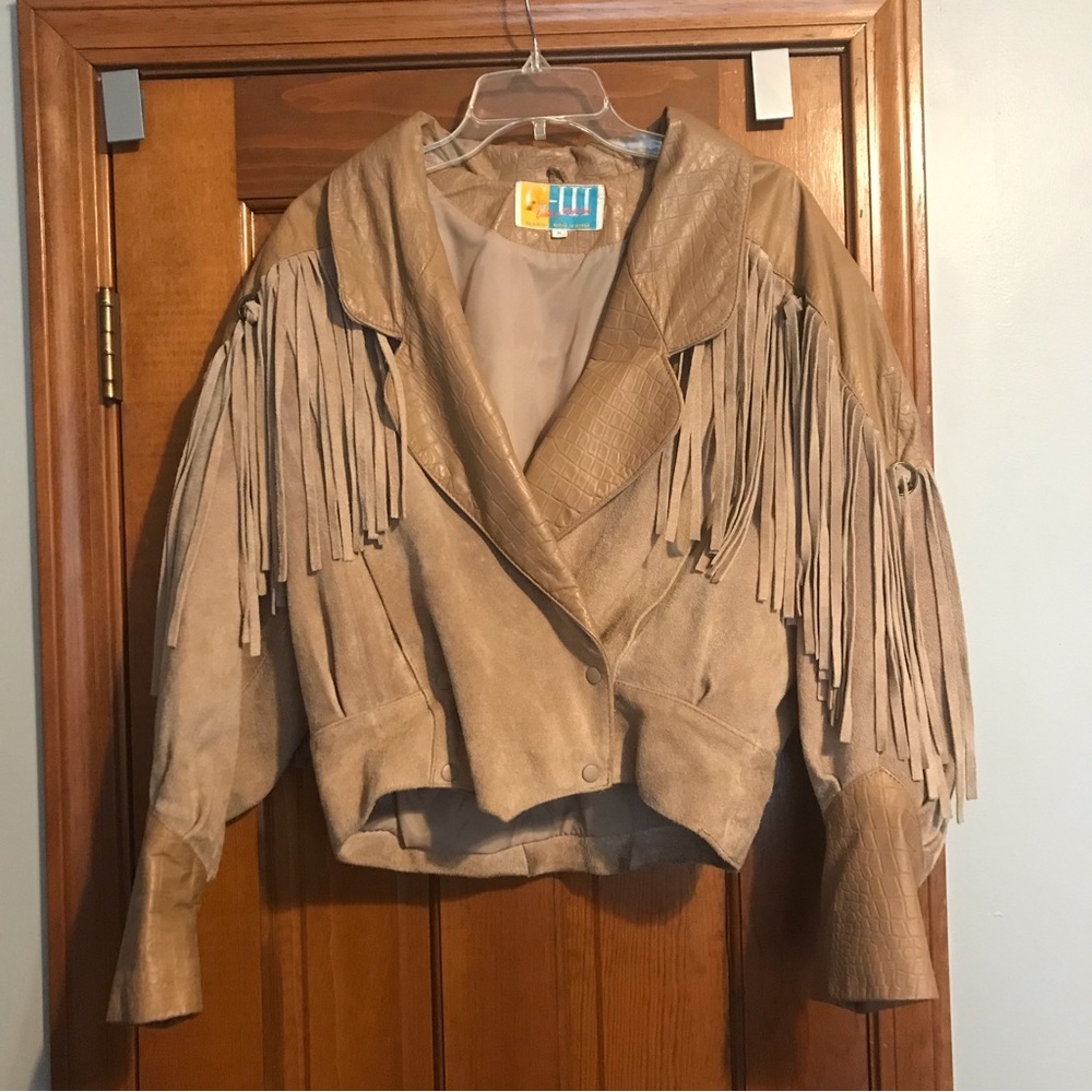 G-III VINTAGE tan leather fringe jacket